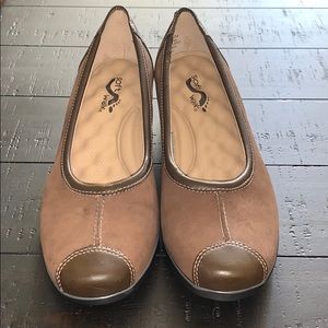EUC - Soft Walk - 2” heel - size 8W - brown